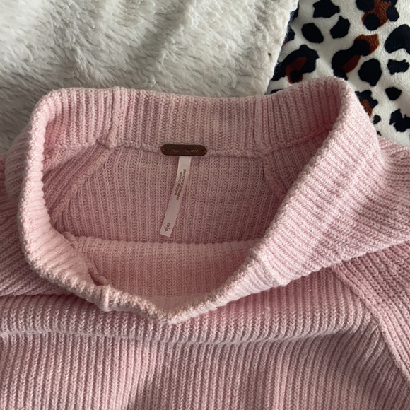 Pink FREE PEOPLE sweater - Picture 2 of 2